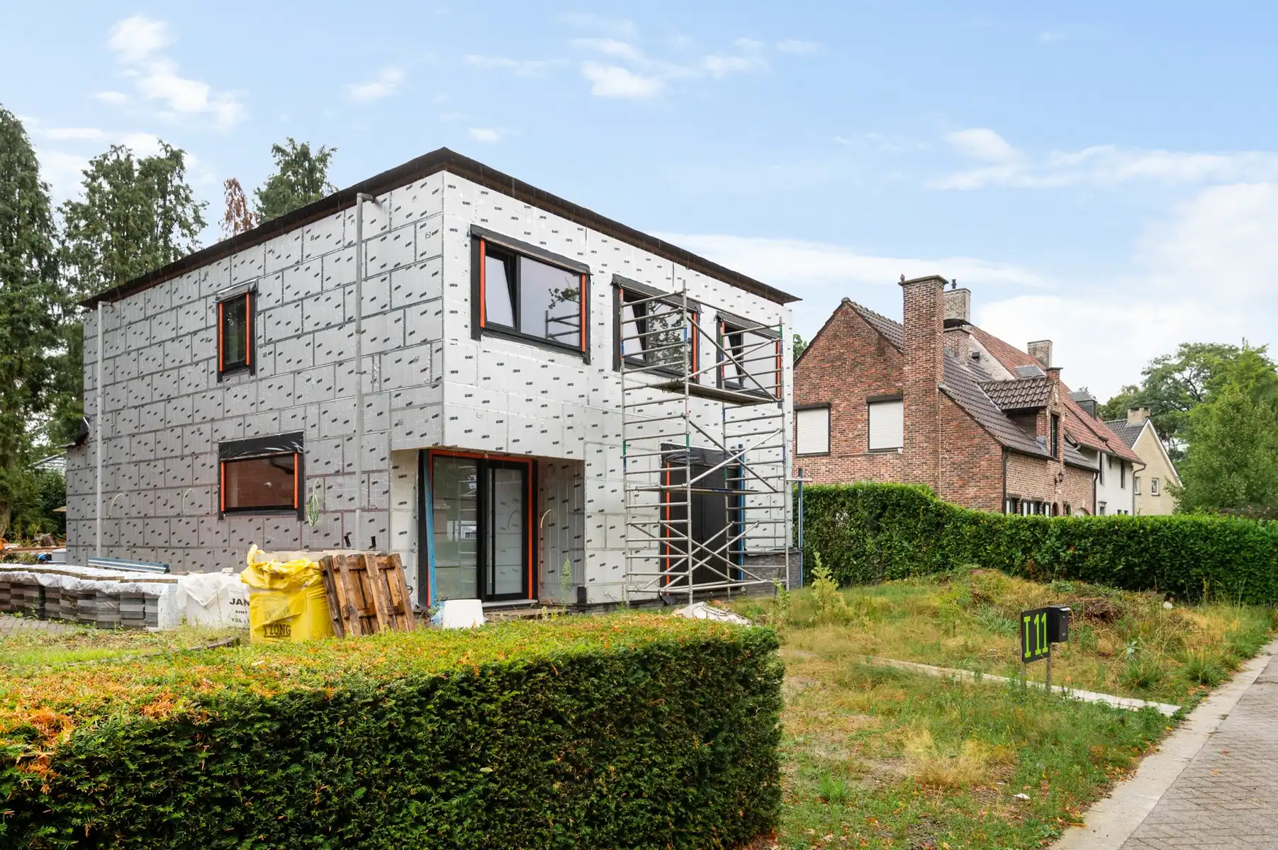 Energiezuinige woning met veel potentieel foto {{pictureIndex}}