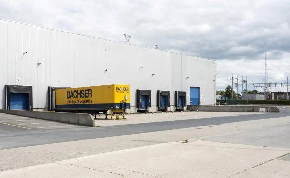 Logistieke loods te huur in Zele foto 6