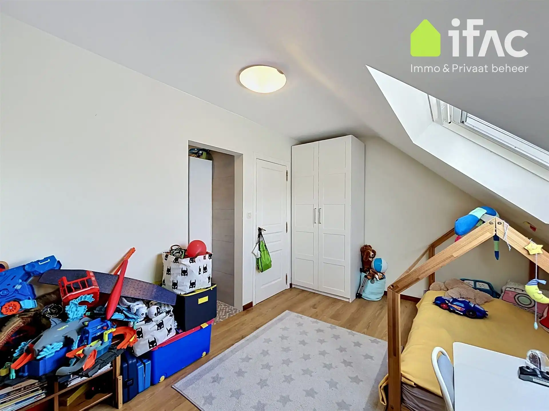 Smaakvol gerenoveerde Villa met 5 slaapkamers en leuke tuin foto 25