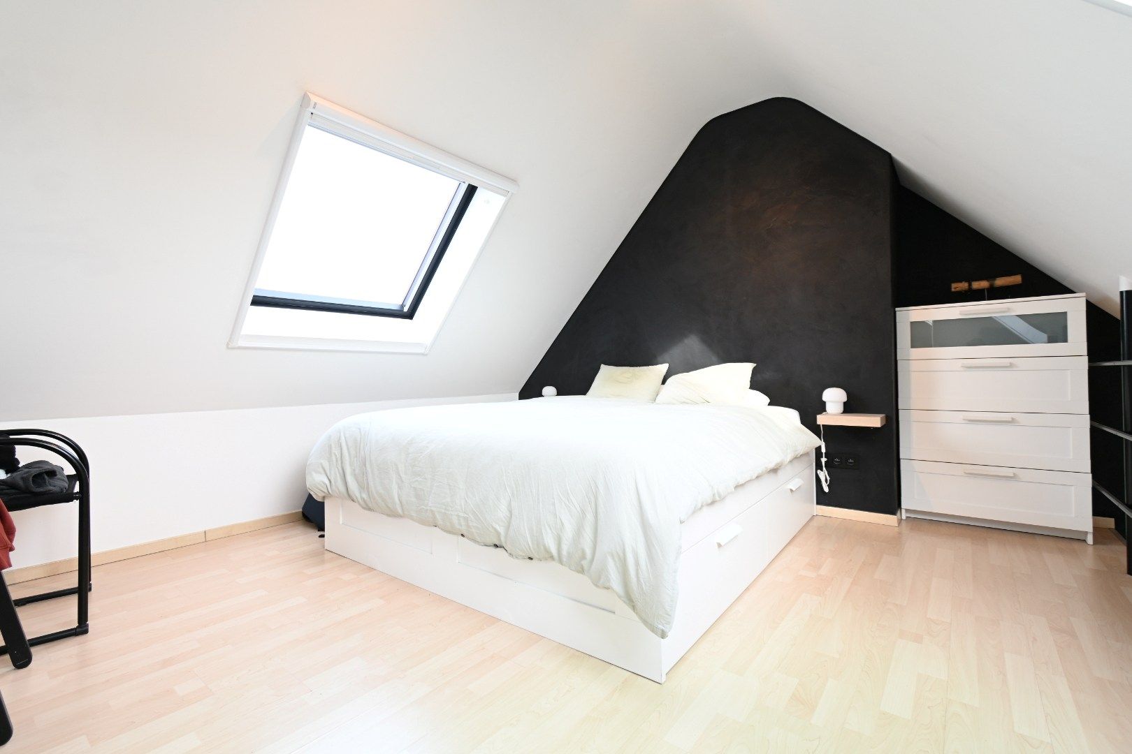 Knappe studio met mezzanine in Tongeren-centrum vlakbij park "De Motten" foto 10