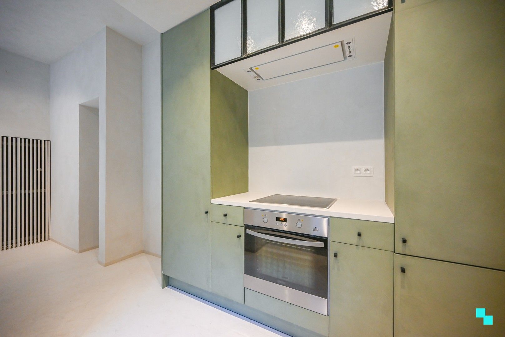 Stijlvol gerenoveerd appartement in hartje Kortrijk foto 10