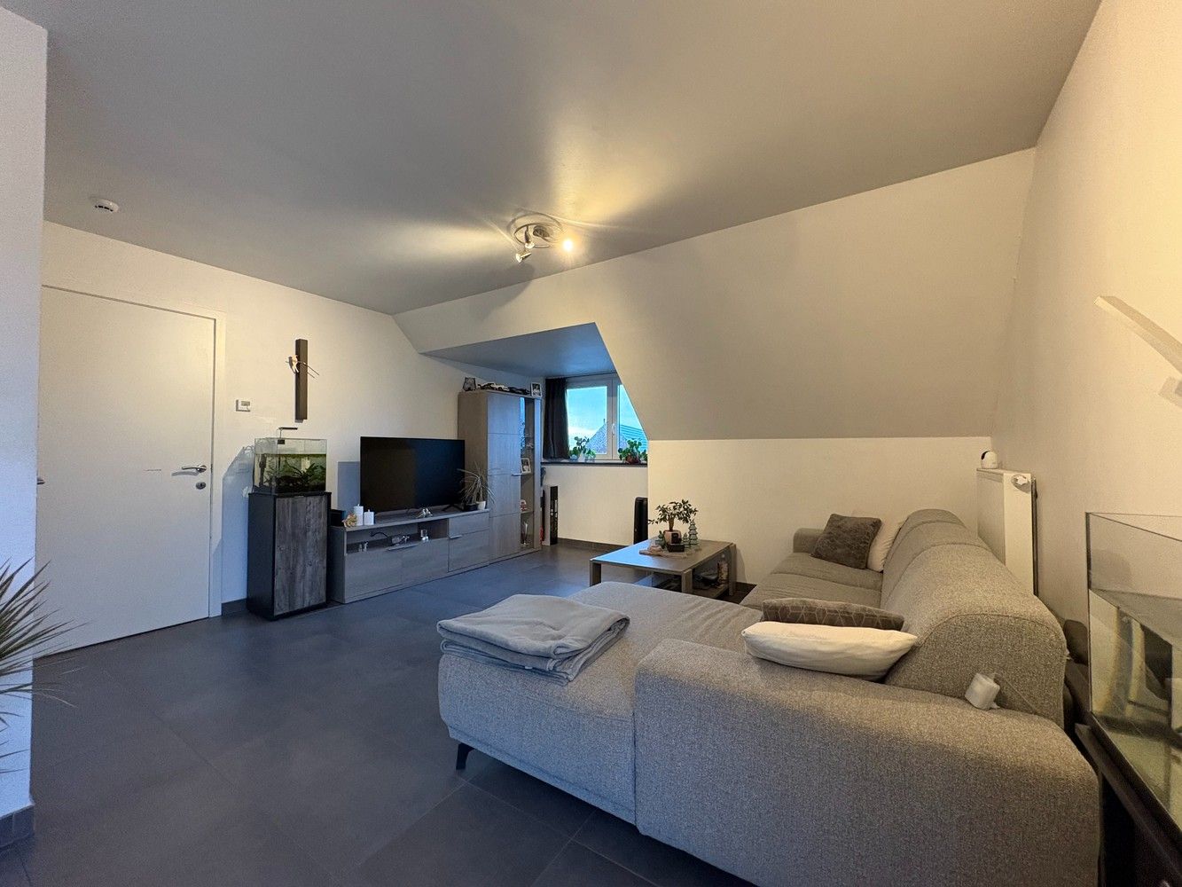 Dakappartement met 1 slaapkamer in het centrum van Hooglede foto 2