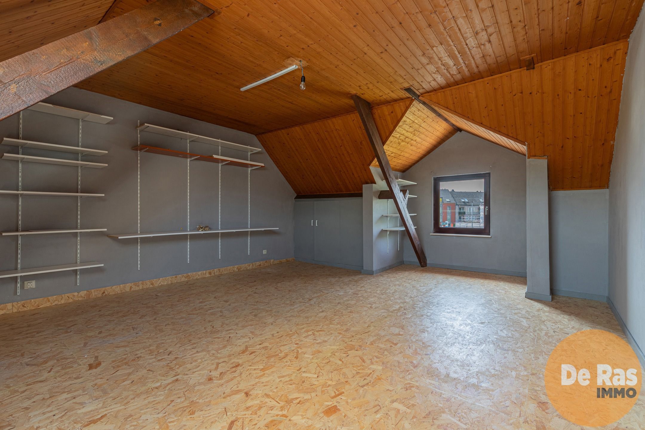 EREMBODEGEM - Woning met magazijn op centrumligging foto 15