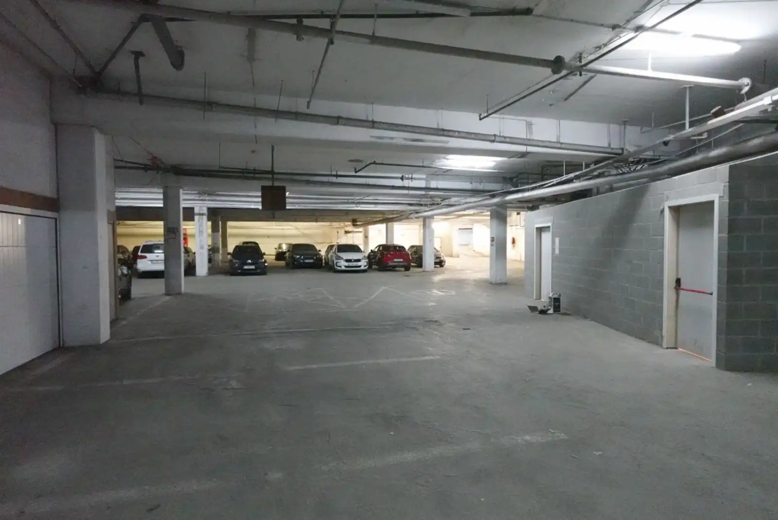 3 garages te koop in Anderlecht foto 7