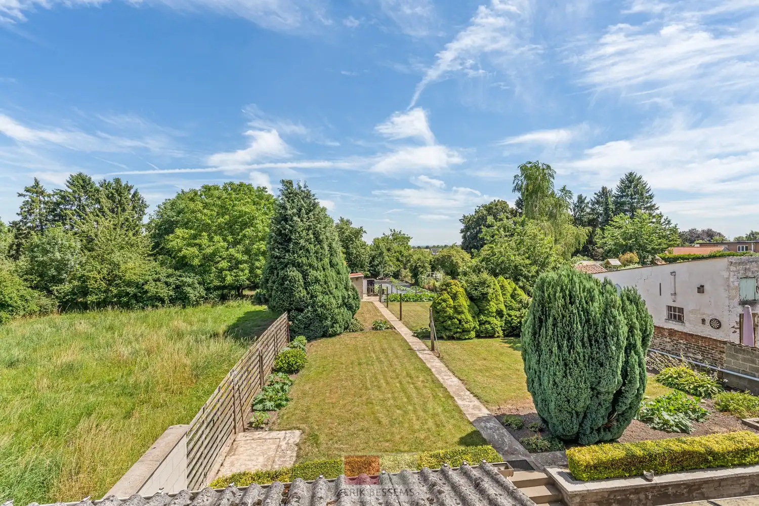 Leuke te renoveren woning met een bewoonbare oppervlakte van ca. 172 m², gelegen op een perceel van 485 m². foto 36