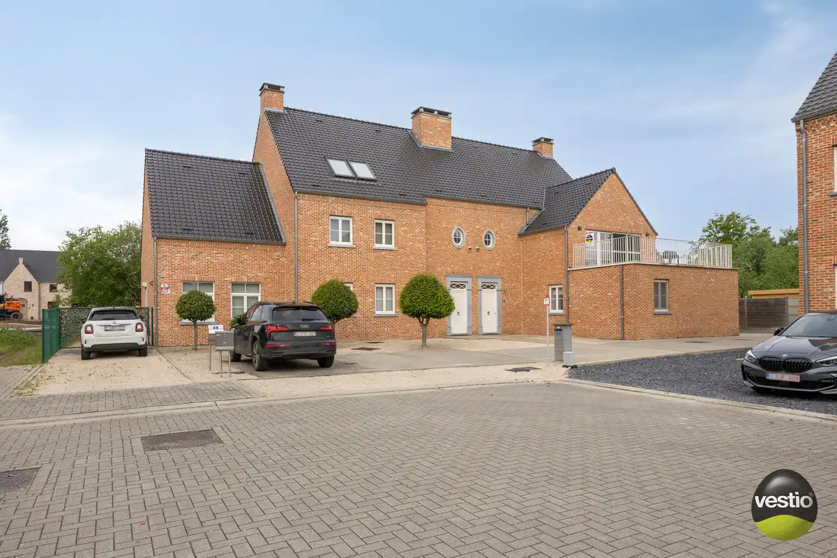 RUSTIG GELEGEN RUIME DUPLEX VAN 178M² NABIJ CENTRUM MUNSTERBILZEN. foto 32