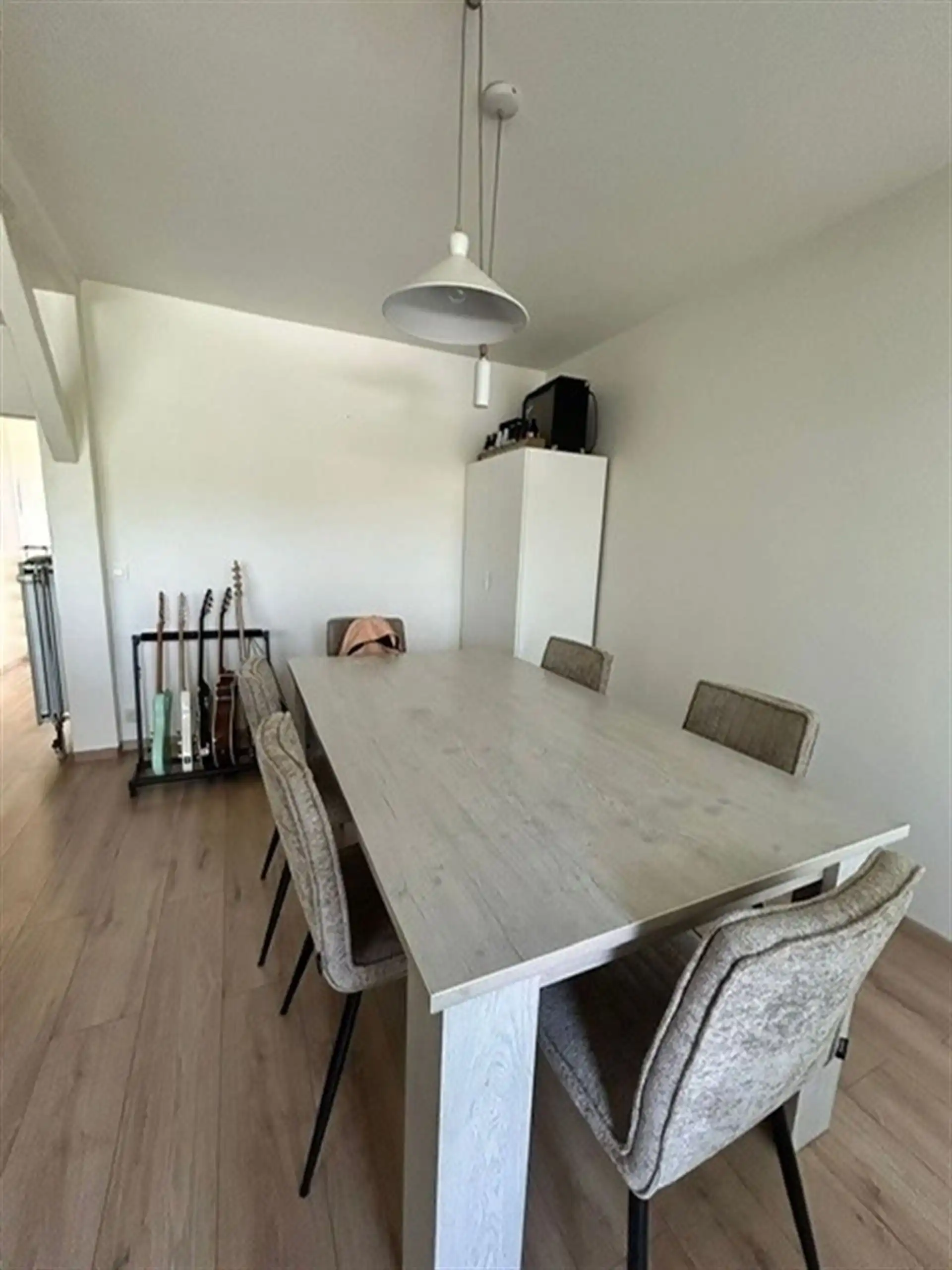AANGENAAM APPARTEMENT MET TERRAS EN KELDERBERGING, RUSTIG GELEGEN NABIJ DE DORPSKERN foto 3
