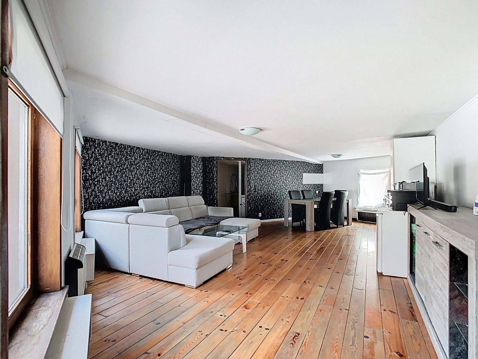 Centraal gelegen, Ruim Handelspand MET 2-SLPK Appartement! foto 11