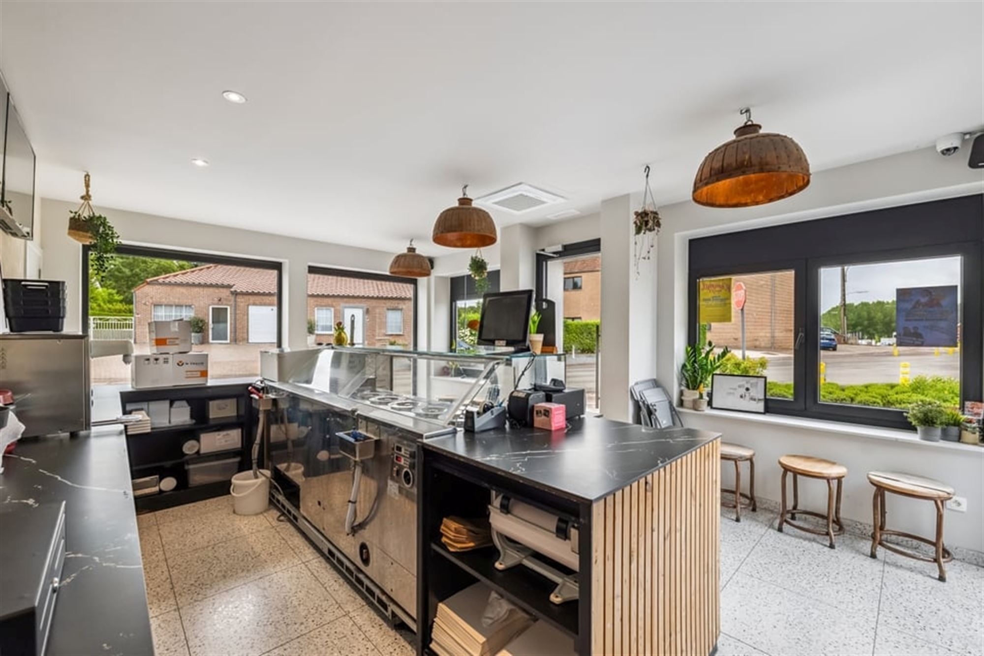 INTERESSANTE OPBRENGSTEIGENDOM MET HANDELSRUIMTE EN APPARTEMENT  foto 16