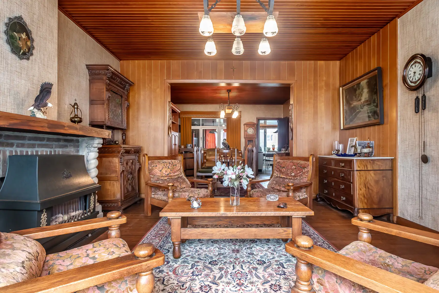 Ruime, te renoveren woning met veel potentieel nabij centrum foto 4