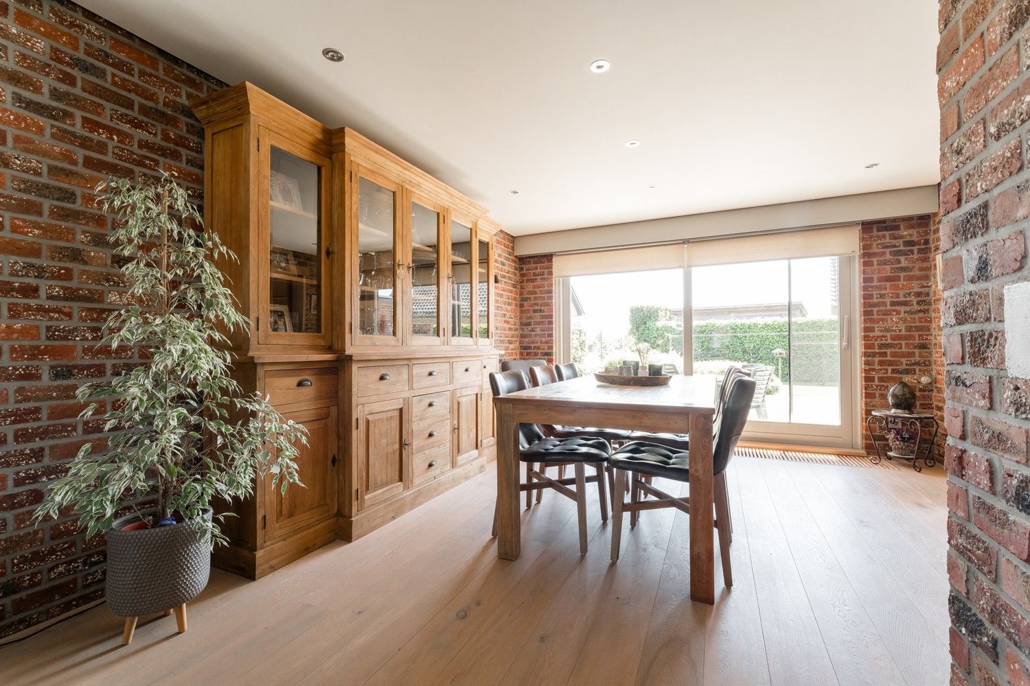 Gelijkvloerse 3 SLK woning op een mooi onderhoudsvriendelijk perceel foto 20