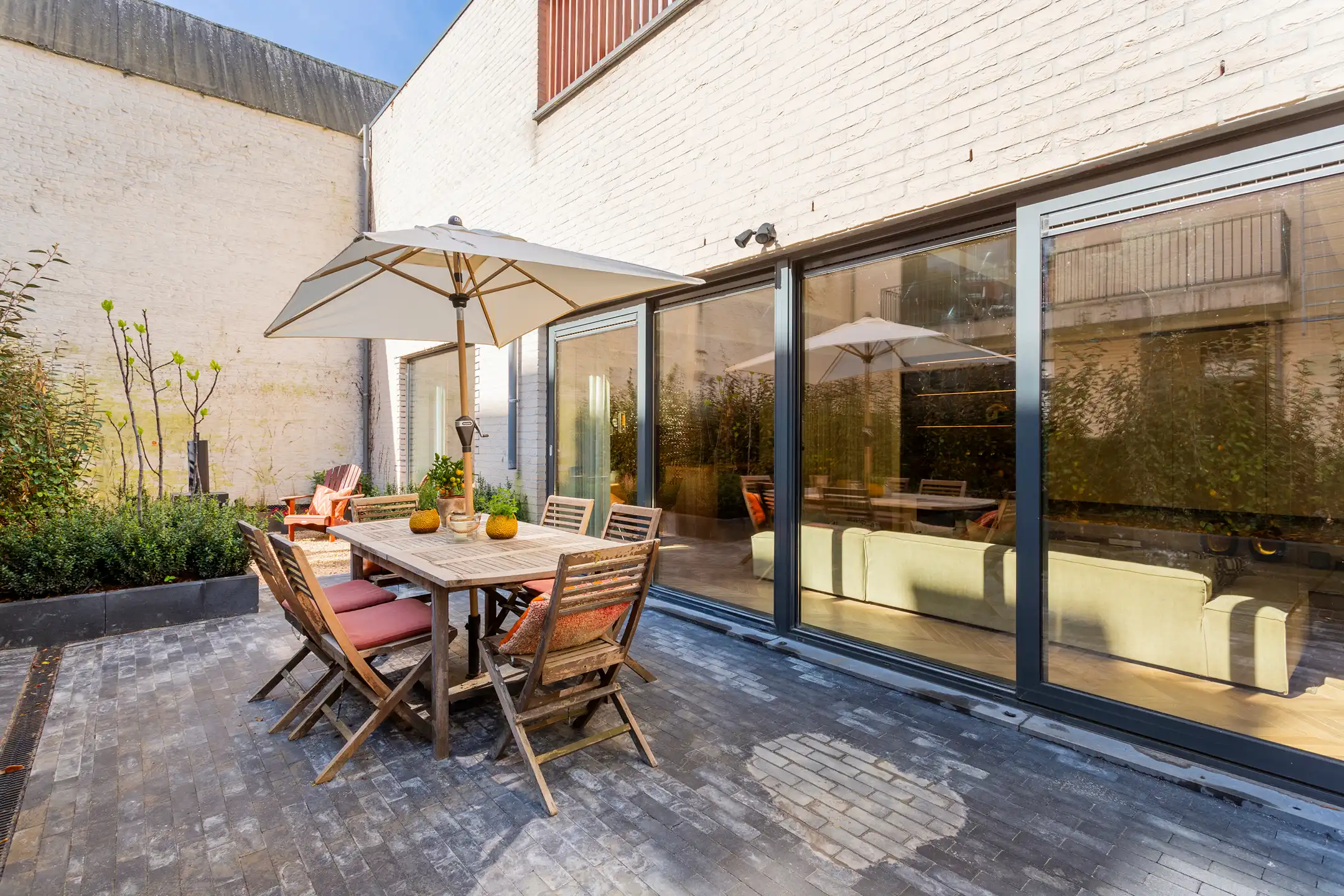 Prachtig achterhuis op 't Zuid met tuin en parking foto {{pictureIndex}}