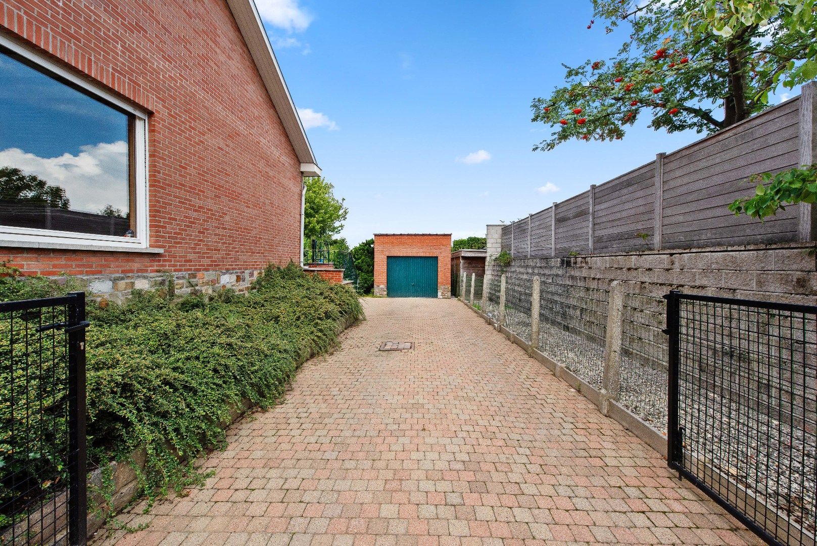 Zeer gunstig gelegen bungalow met 3 slaapkamers op 12a 15ca foto 24