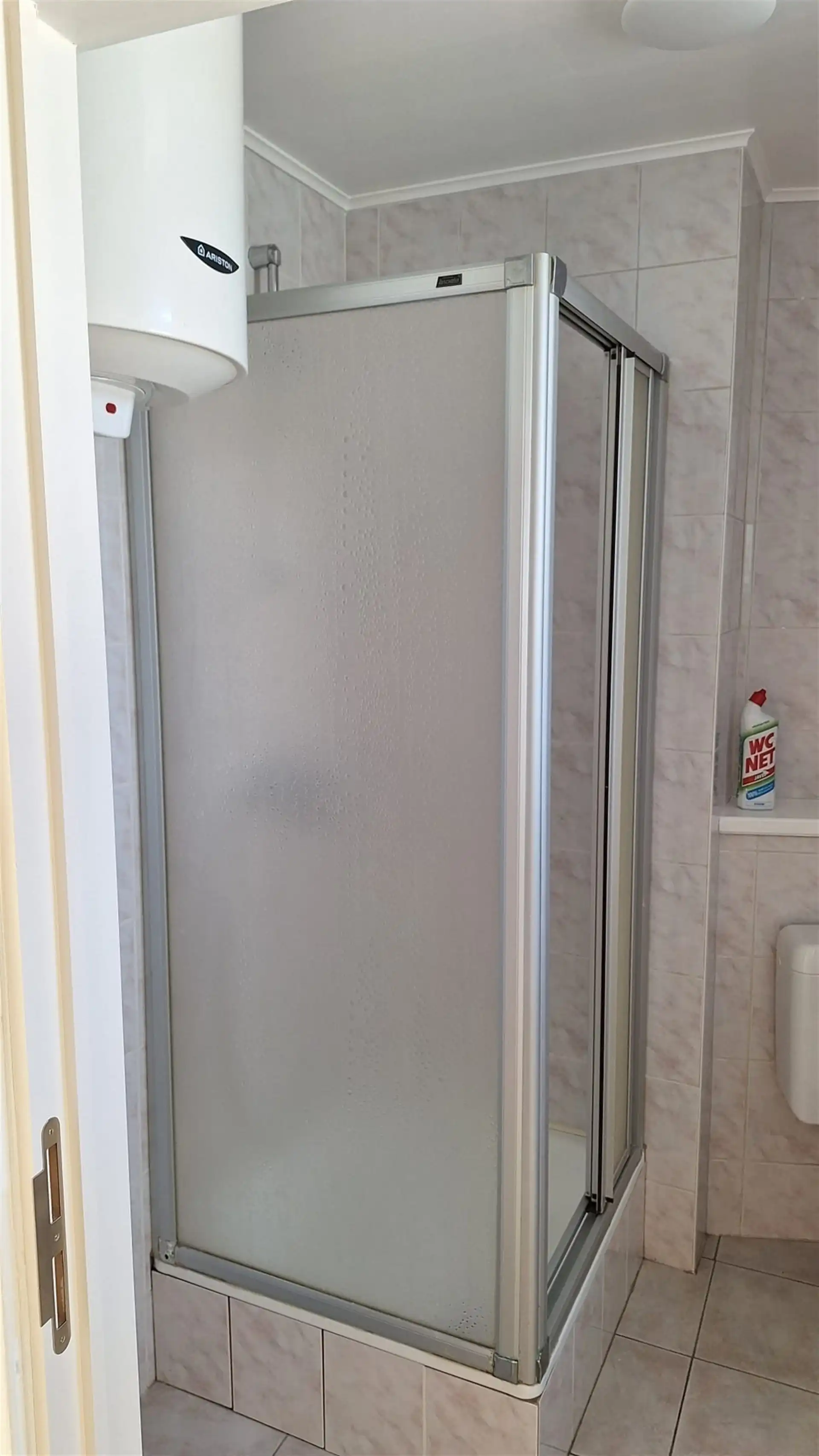 Eén-slaapkamerappartement in centrum van Wetteren foto 11