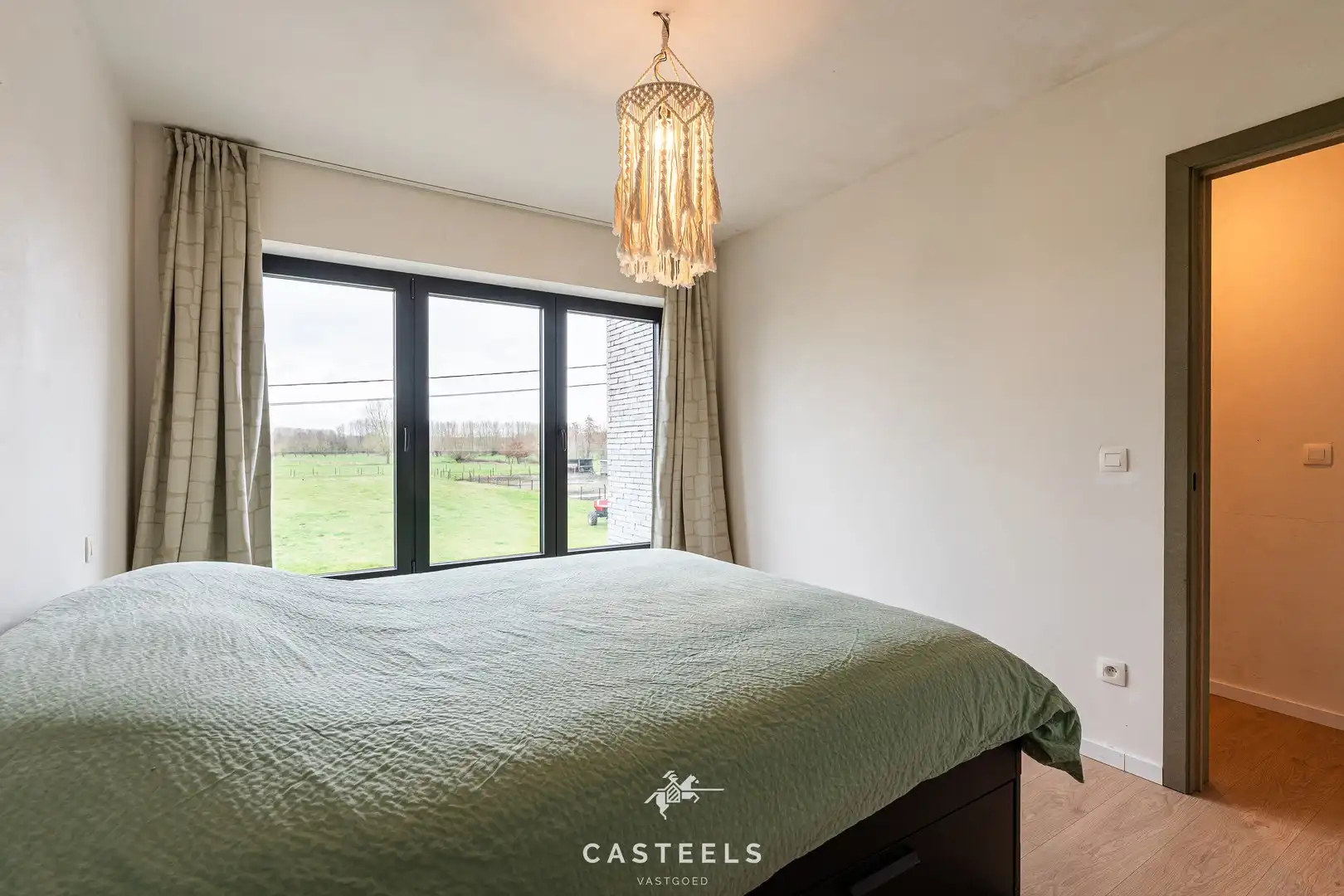 Moderne halfopen gezinswoning met garage te Zwijnaarde foto 14