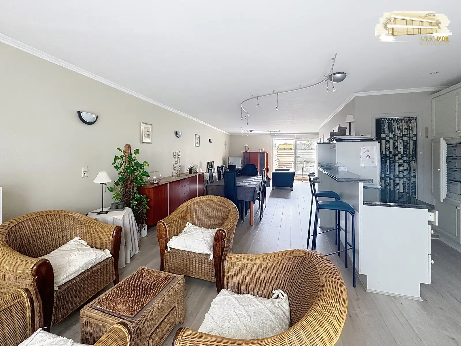 Seizoensverhuur 2 - 8 pers met zeezicht/Z-terras à 295 Eur/d foto 5