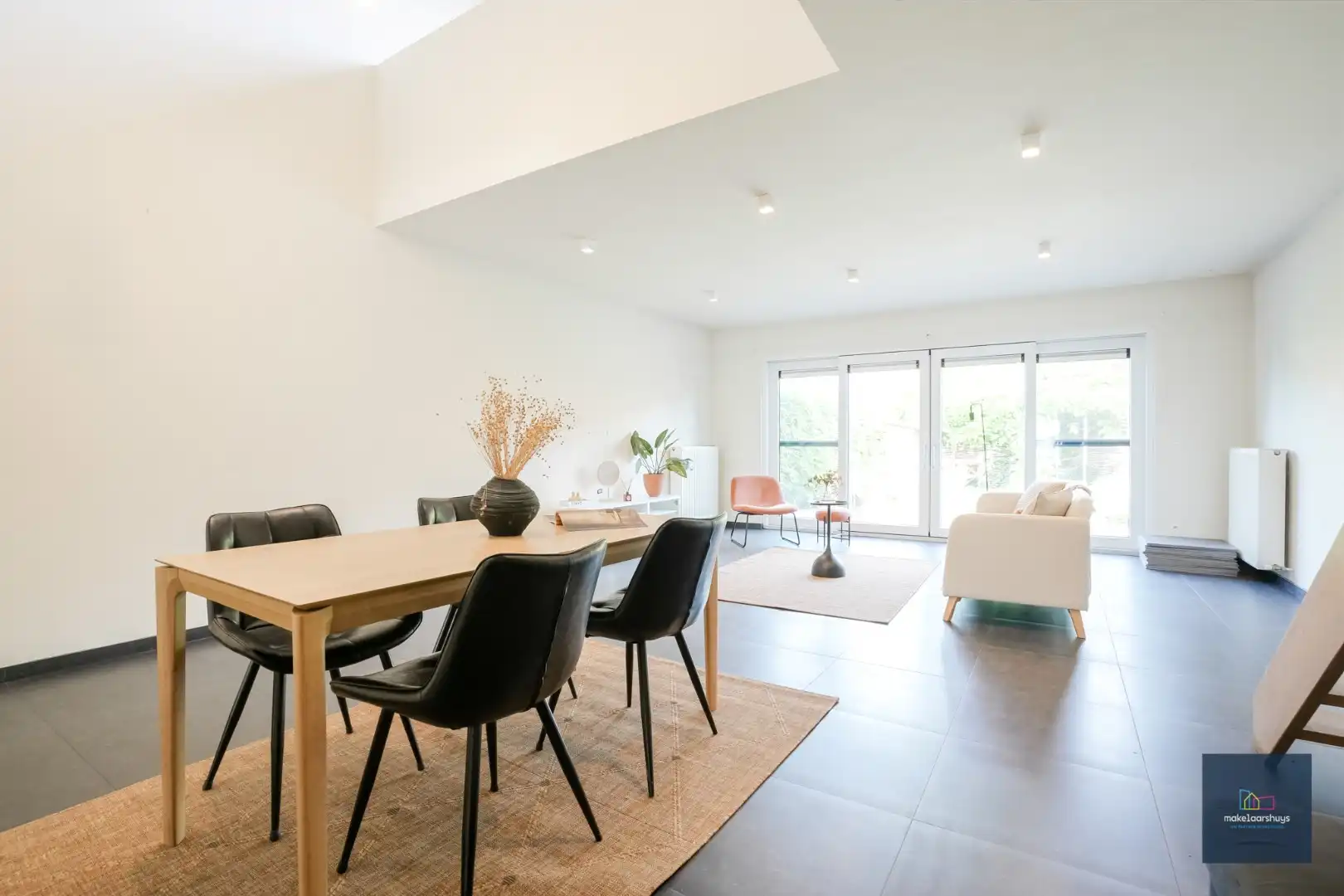 Topper : Ruime gezinswoning met 5 slaapkamers en tuin foto 3