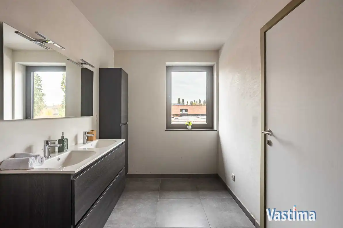 Nieuwbouw gesloten woning met 3 slaapkamers, garage en tuin foto 37