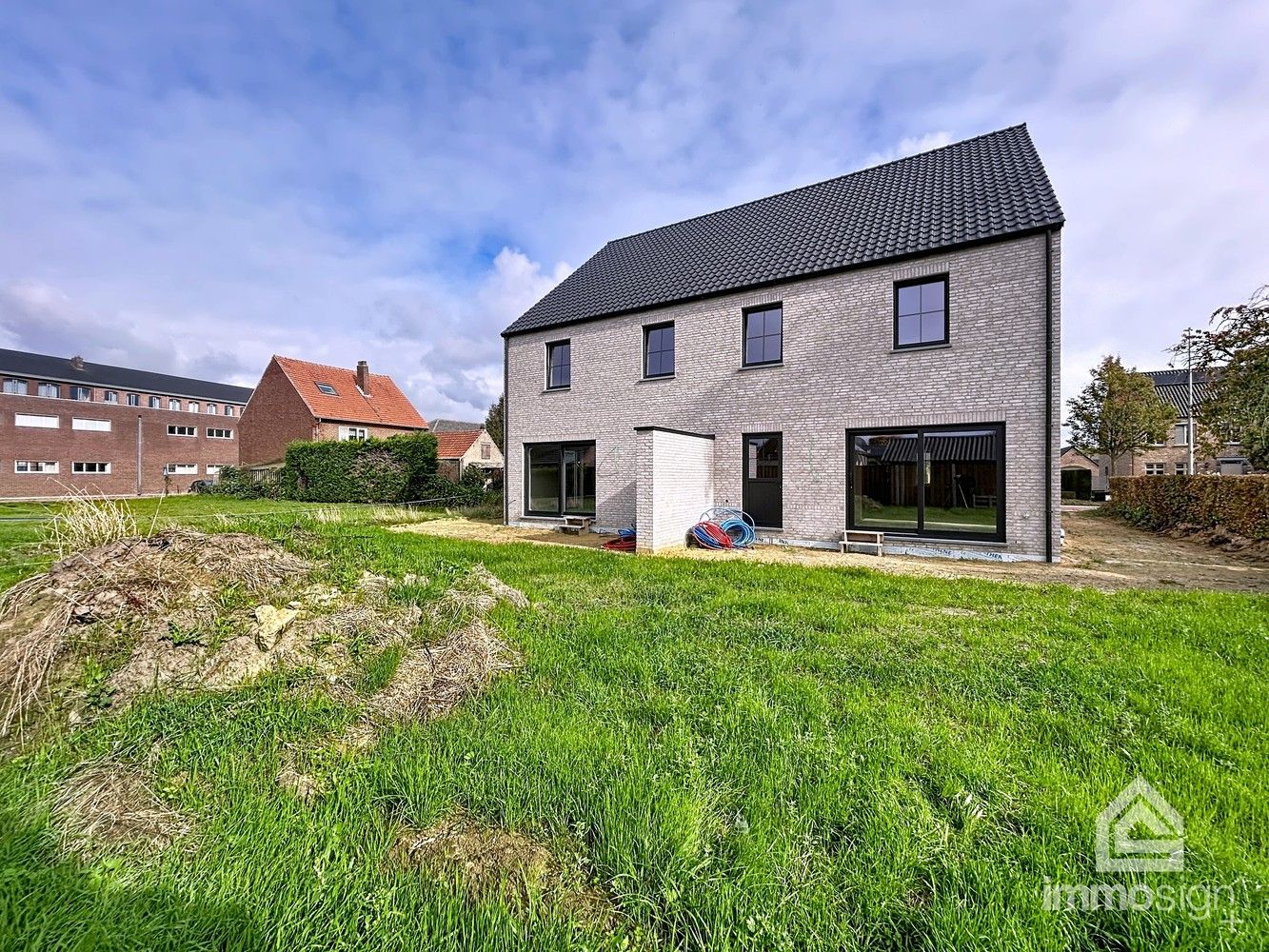 Twee moderne nieuwbouwwoningen in Kinrooi – Nelisveld 4A - casco+ afwerking – Jouw thuis, jouw stijl foto 2