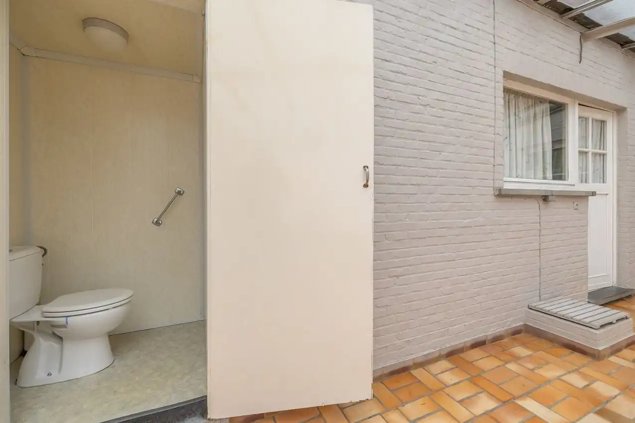 Woning met 3 slaapkamers, veranda en ruime tuin foto 41