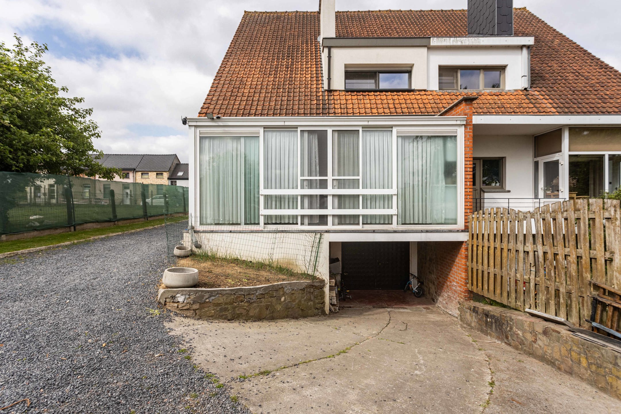 Instapklare halfopen bebouwing met tuin, oprit & garage! foto 30