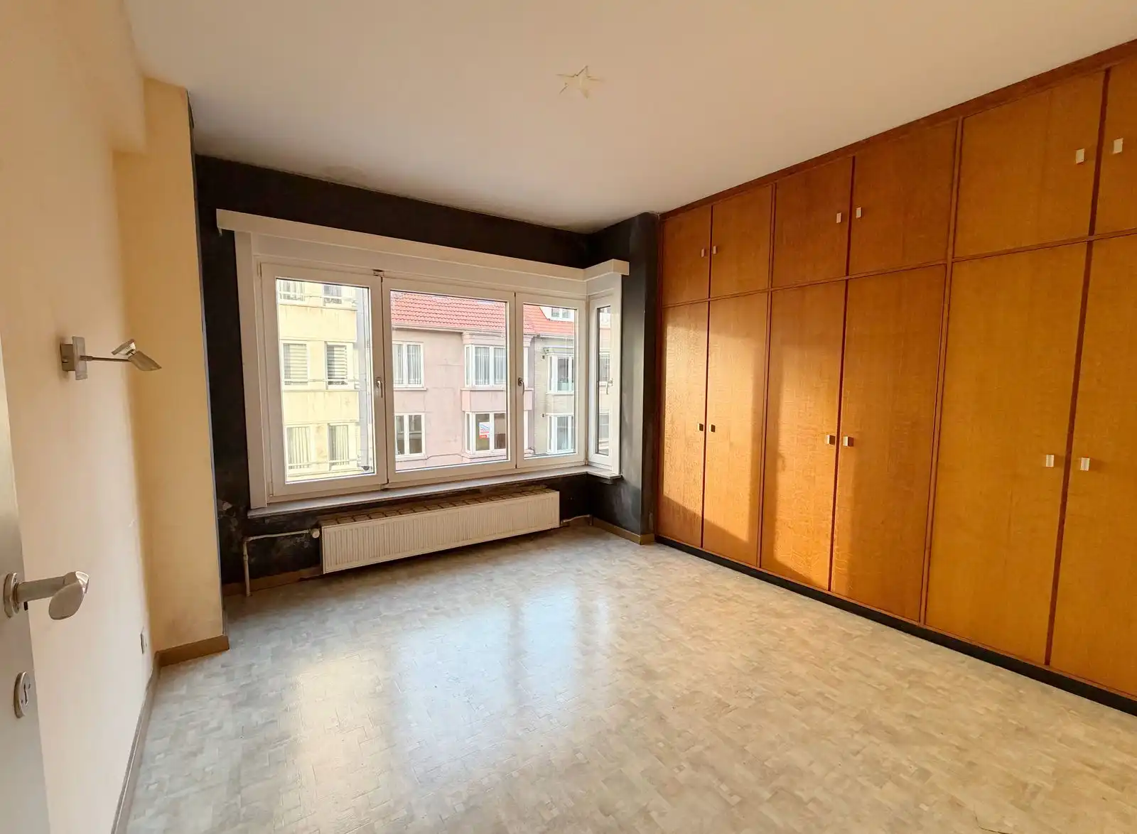 Lichtrijk appartement met 2 ruime slaapkamers EN GARAGEBOX en zicht op het park foto 7