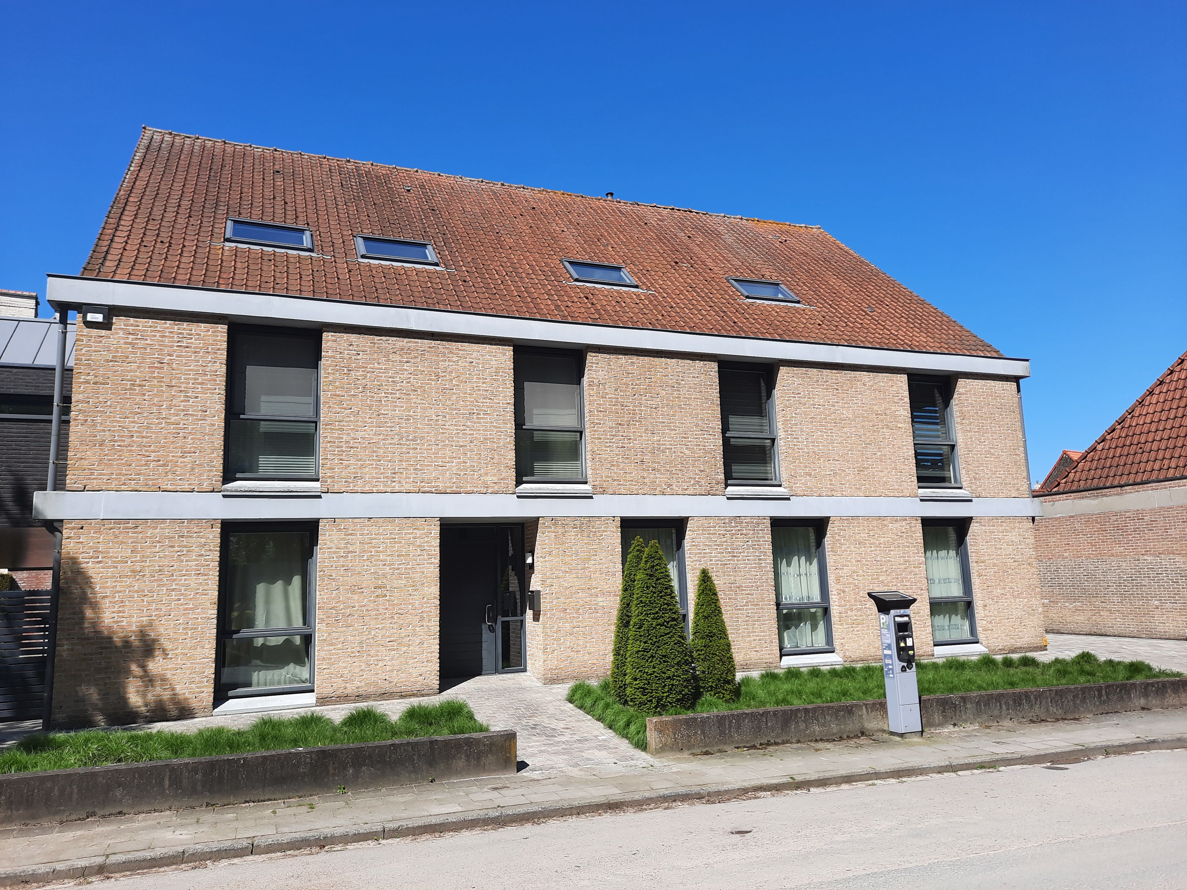 BRUGGE centrum: prachtig 2slpk appartement m terras + parkingplaats foto 3