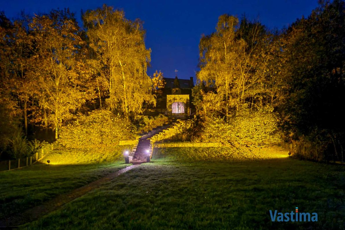 Statige villa met enorm potentieel in een prachtige groene omgeving foto 38