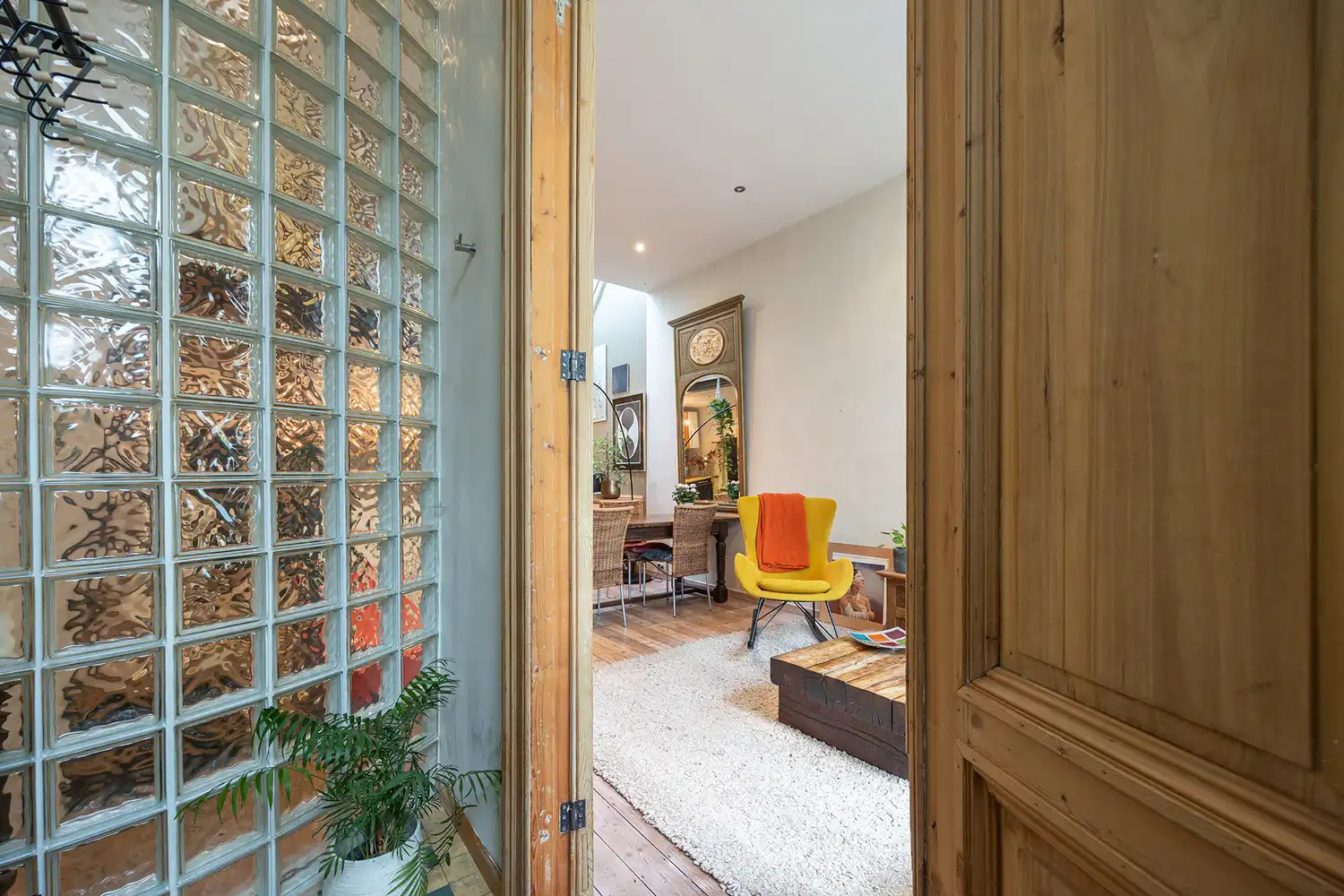 Karaktervol herenhuis met arte-déco aan de Dageraadplaats foto 3