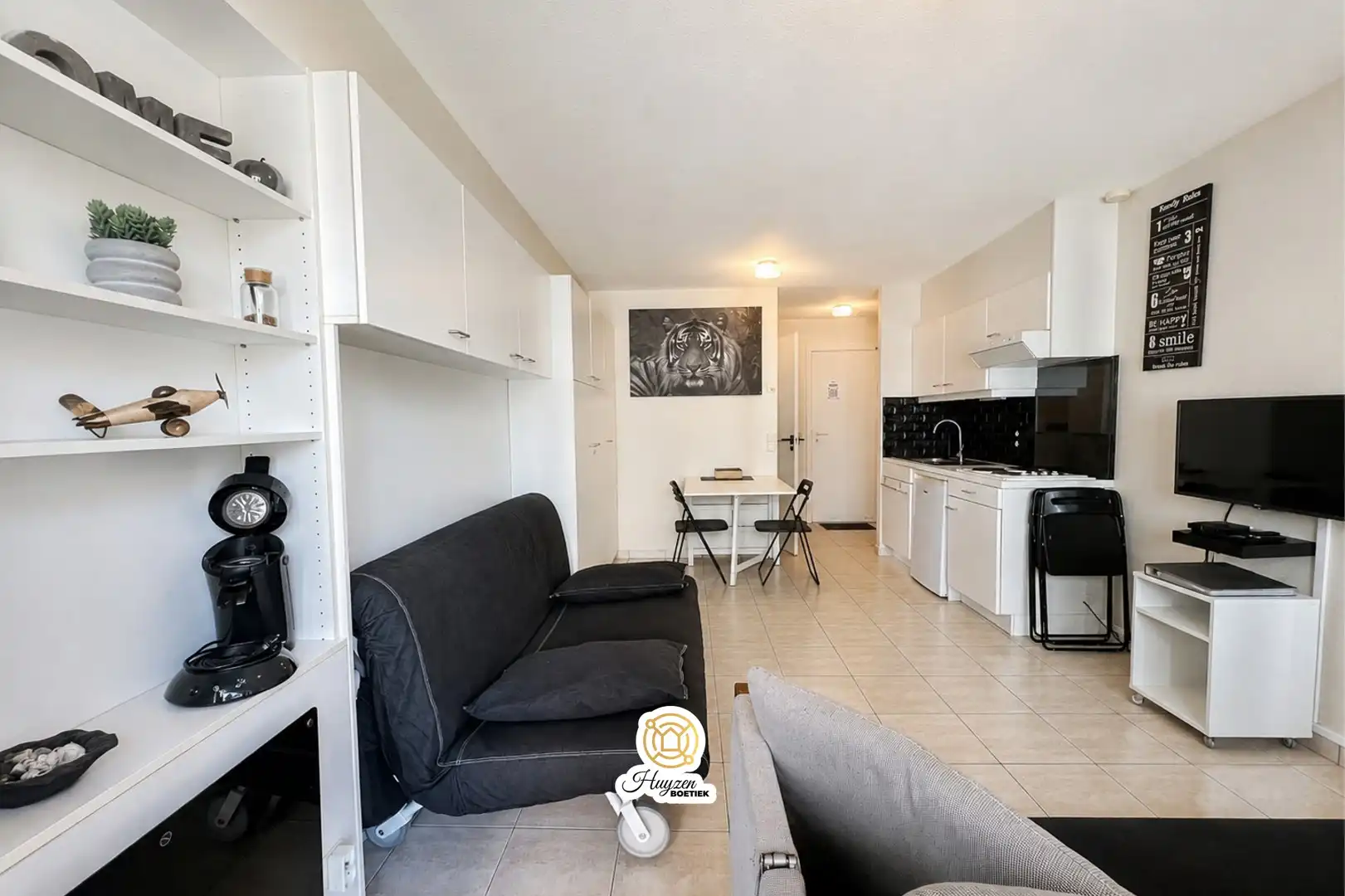 Studio te koop in De Panne | Instapklare studio met schuin zeezicht op toplocatie foto 2