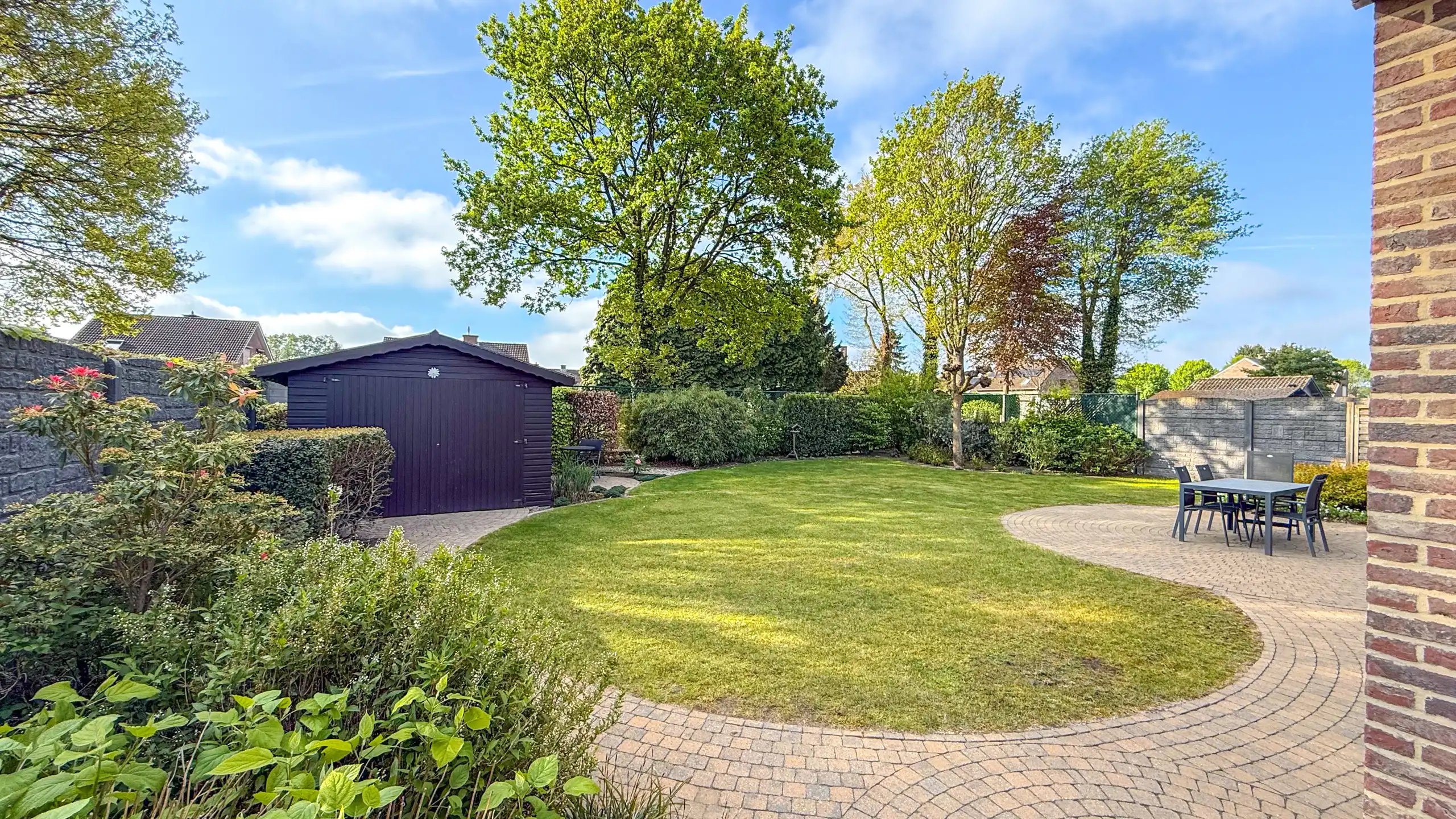 Instapklare woning met 3slpks, tuin, airco en zonnepanelen! foto 33