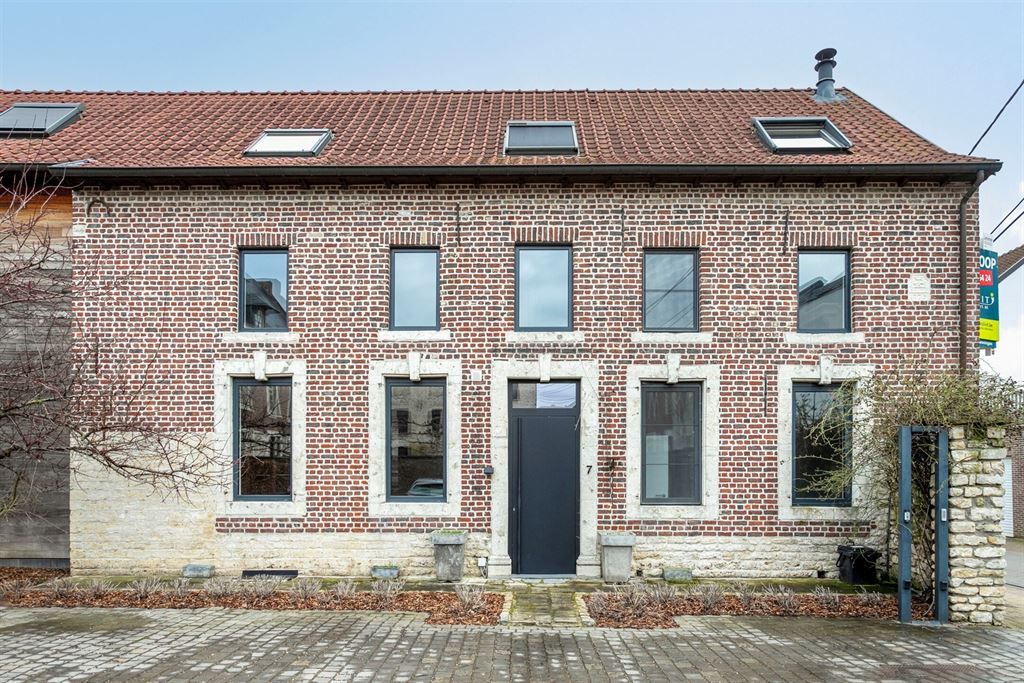 Unieke herenwoning met wijnkelder foto 3