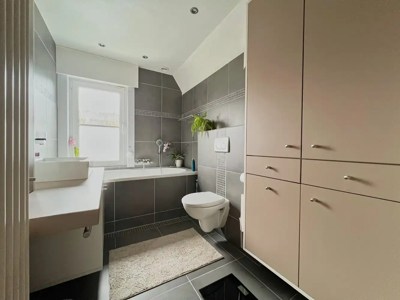 Unieke, karaktervolle woning (4 slpks) met tuin (750m²) foto 15