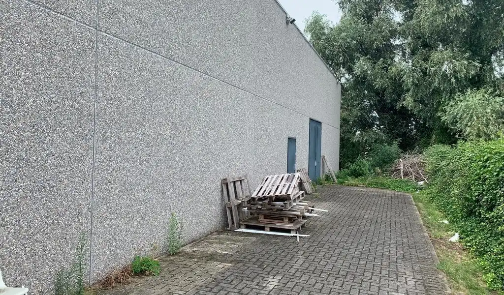 Commercieel gelegen winkel te huur in Lochristi foto 6