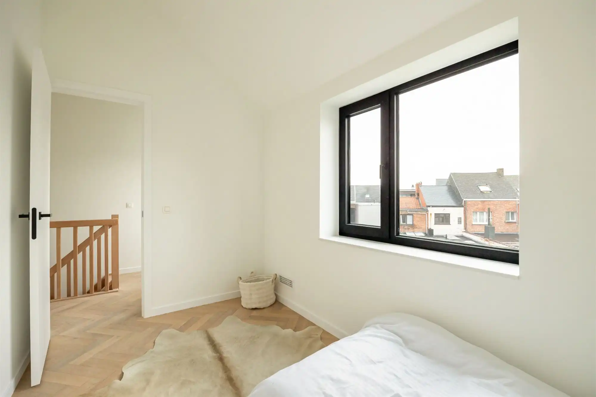 Nieuwbouwwoning met vier slaapkamers en tuin foto 21