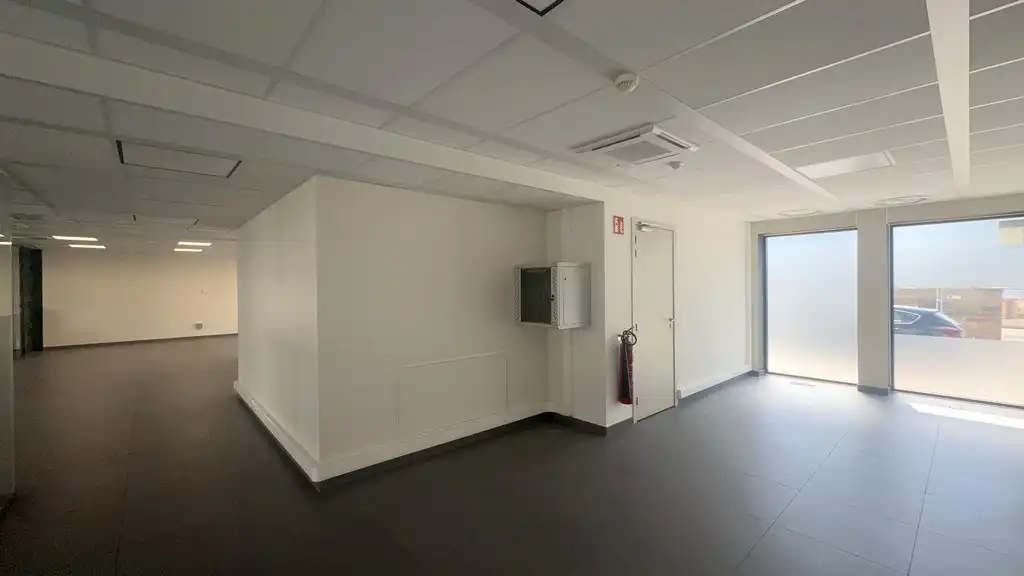 Commercieel gelijkvloers kantoor te huur nabij het station Wetteren foto 15