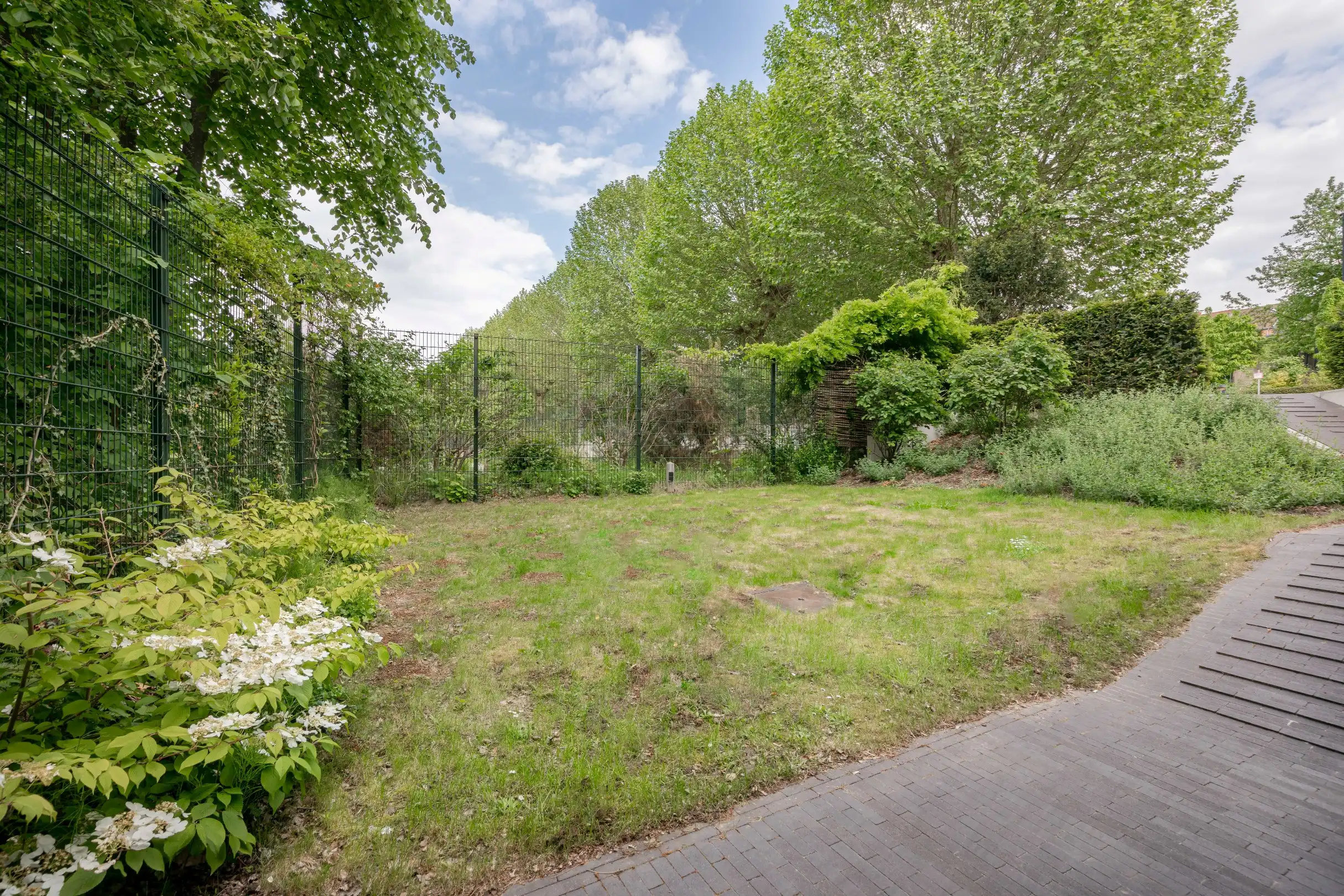 Prachtige hoekwoning op toplocatie foto 16