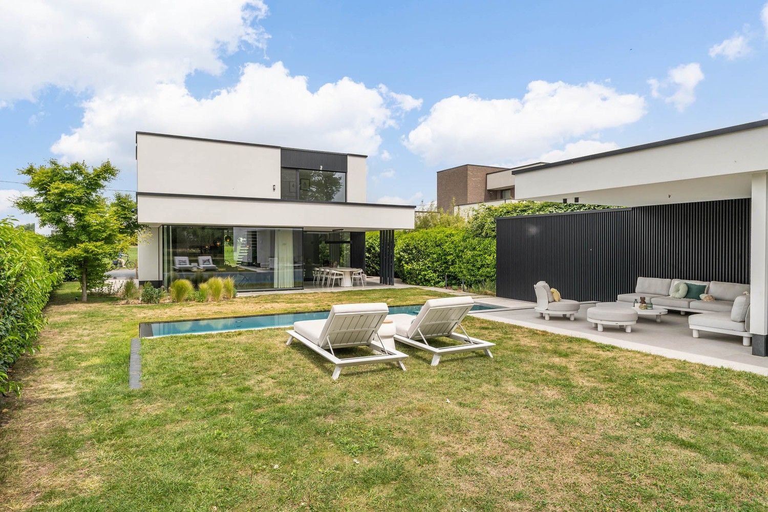 Exclusieve high-end villa met verwarmd zwembad op idyllische toplocatie! foto 2