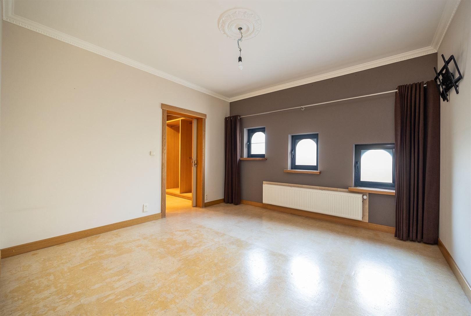 Woning in zuiderse stijl met ruim bijgebouw op Zuid perceel. foto 15