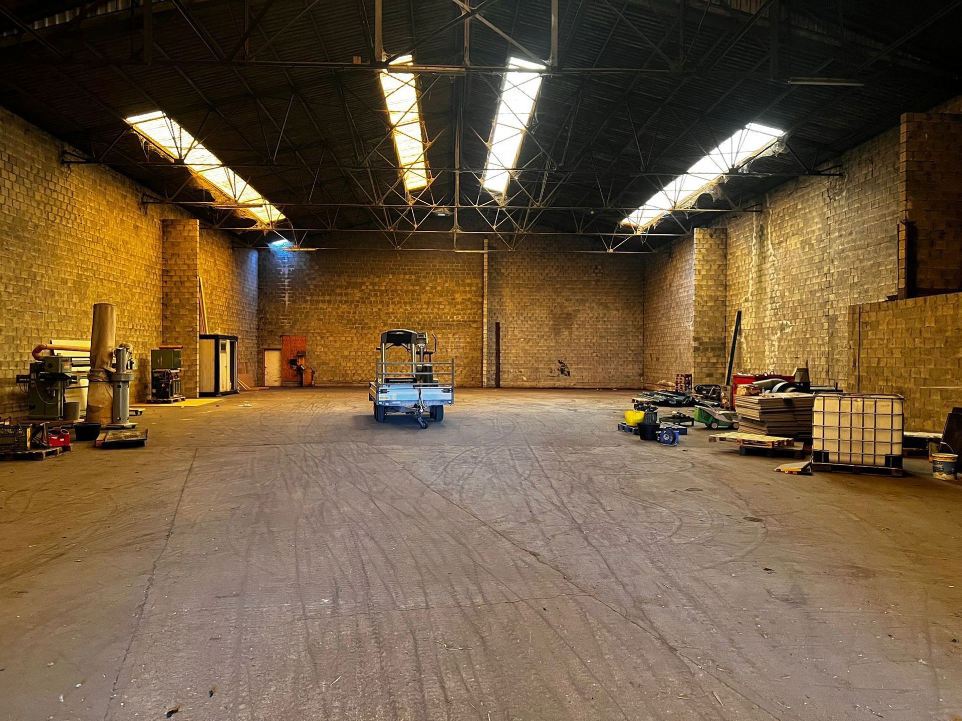 Te Koop Magazijn met Kantoor Gelegen in het Verli-park, Mol foto 5