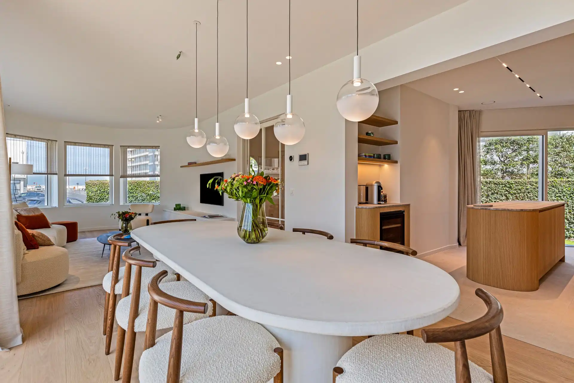 Exclusieve, volledig gerenoveerde hoekvilla met adembenemend zeezicht aan de Zeedijk. foto 13