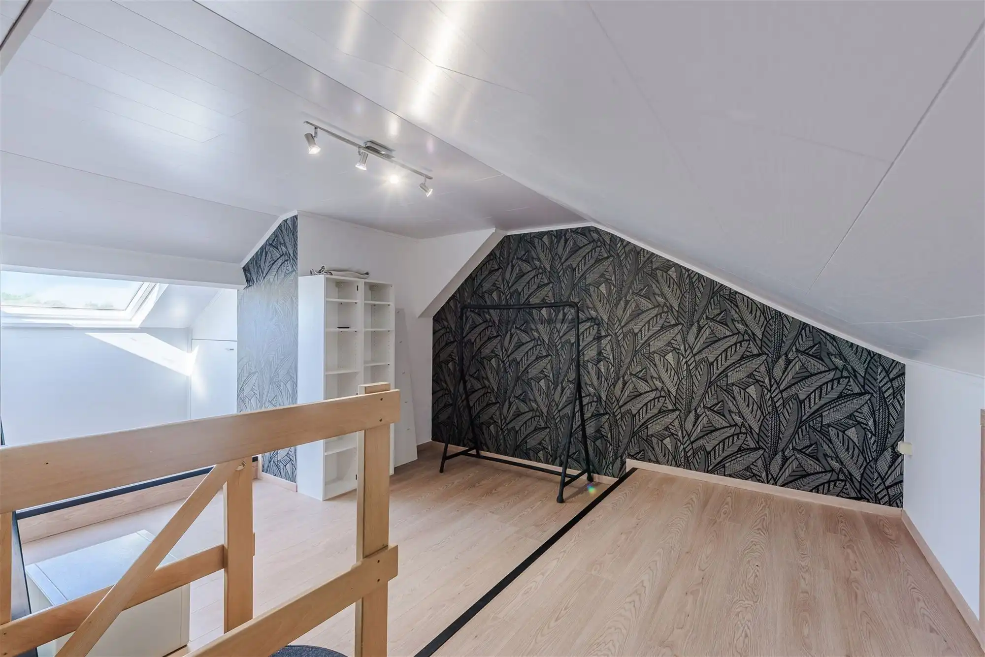Fris triplex appartement met groot dakterras en garage foto 33