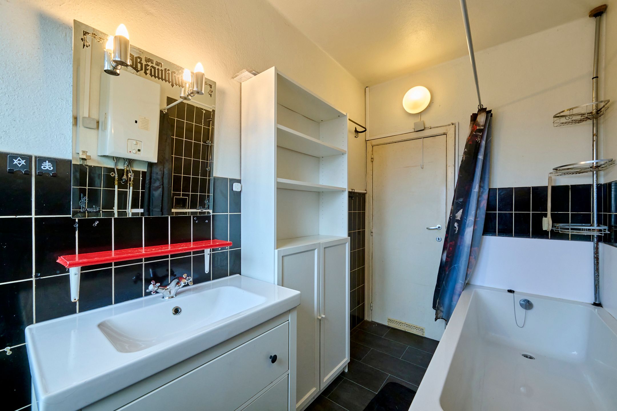 Charmante gezinswoning met inpandige garage en tuin  foto 16