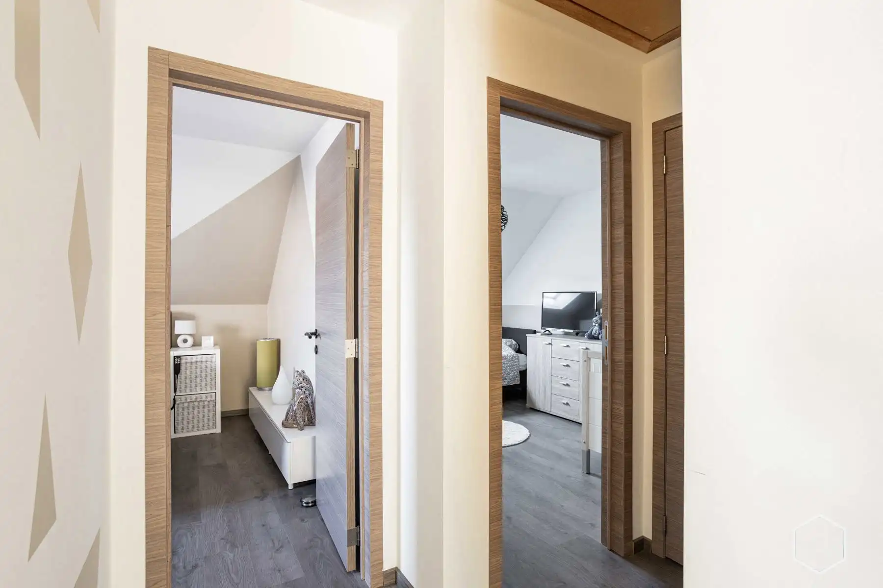 Recente HOB 2021 met 3 slaapkamers, garage en zonnige tuin foto 15