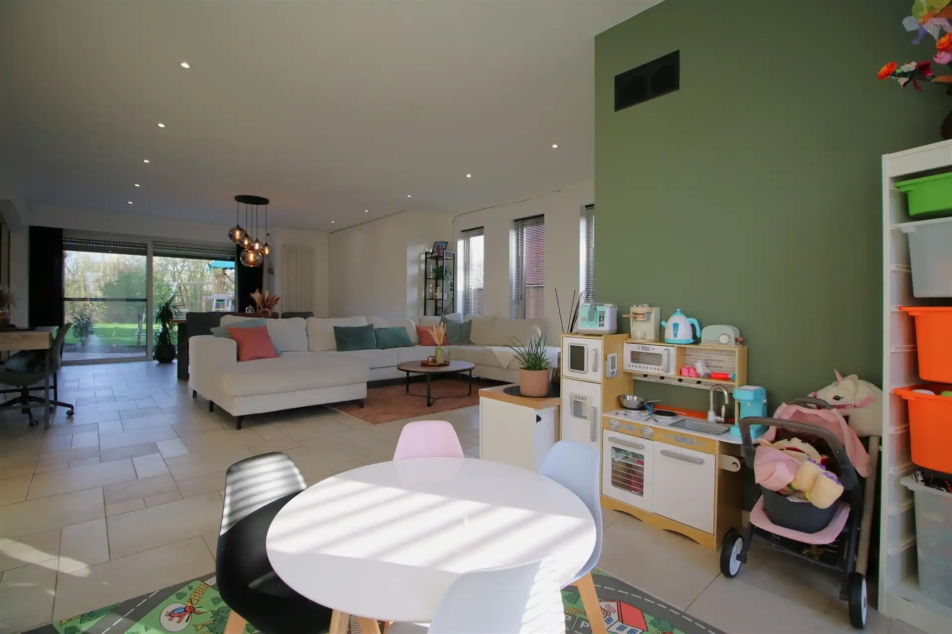 Ruime villa met 3 slpk en grote tuin foto 2