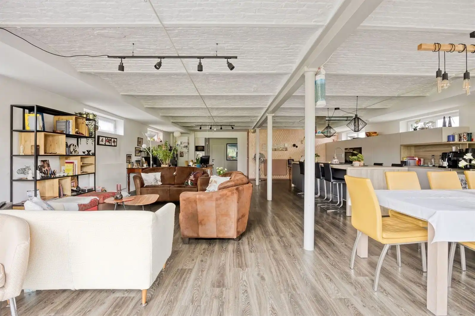 Woning met 5 slaapkamers en polyvalente ruimtes (250m²) foto 8