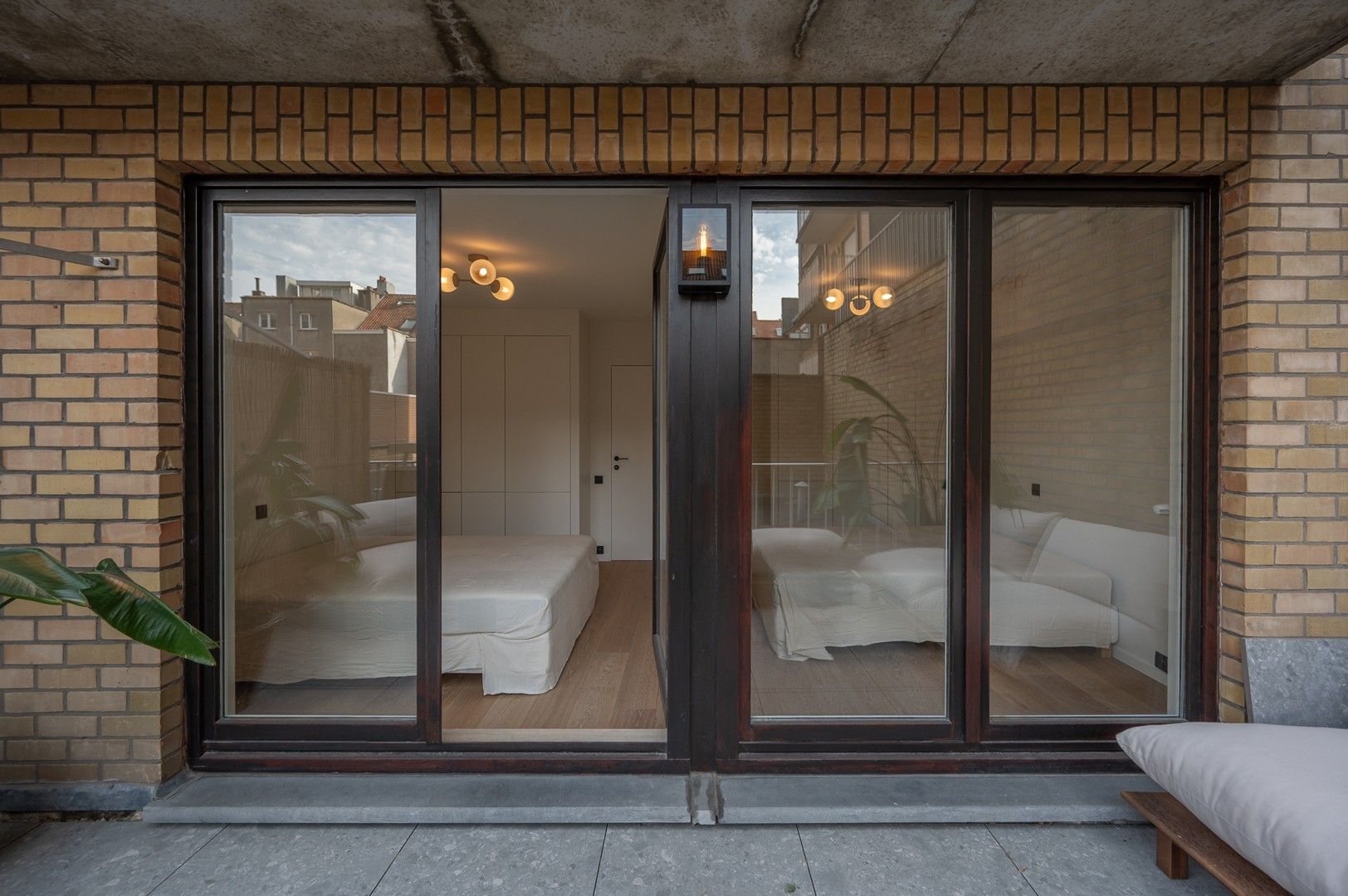 Volledig gerenoveerd appartement met zonnig terras, 2 slaapkamers en zwembad foto 19