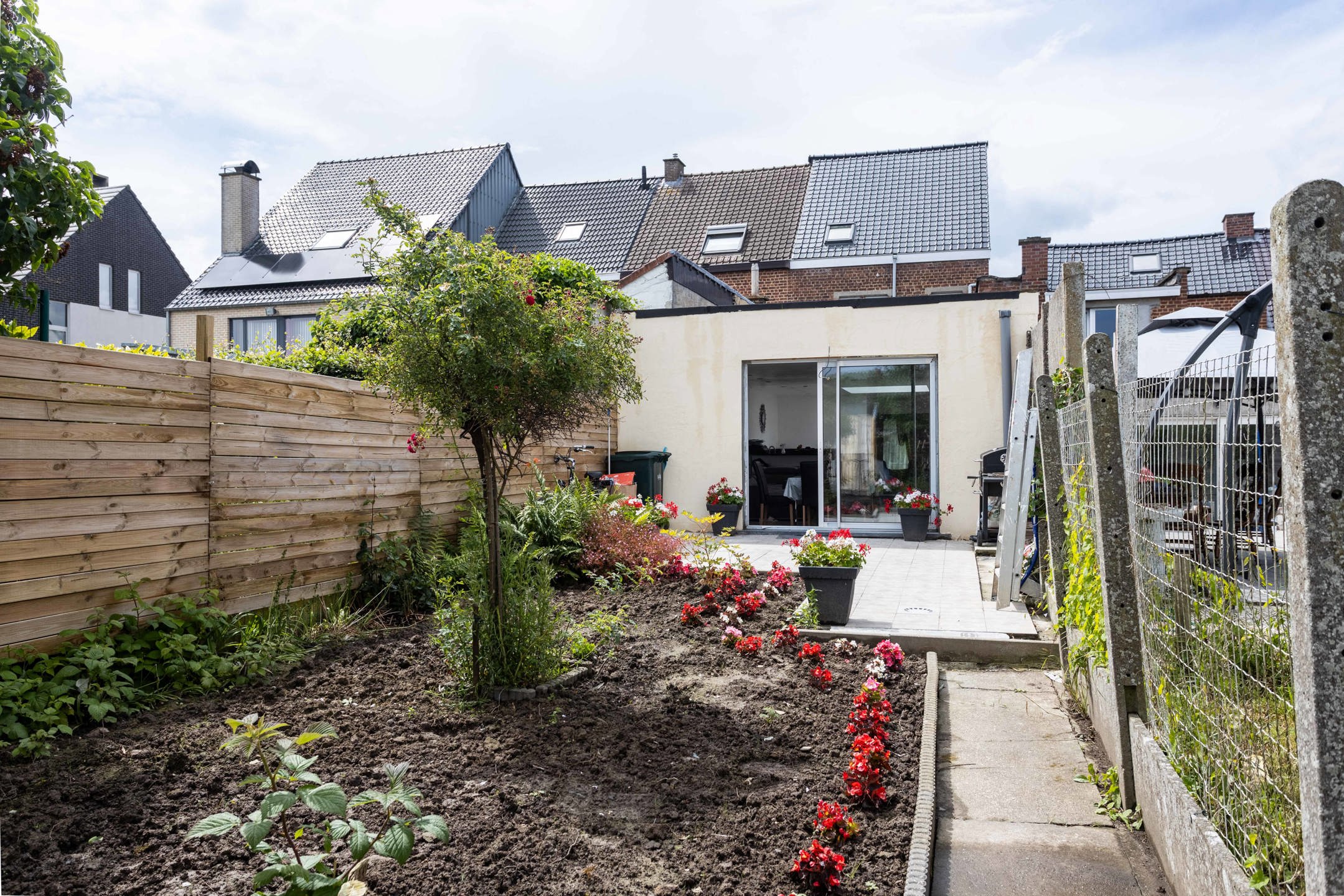 Gunstig gelegen gerenoveerde woning met grote tuin. foto 19