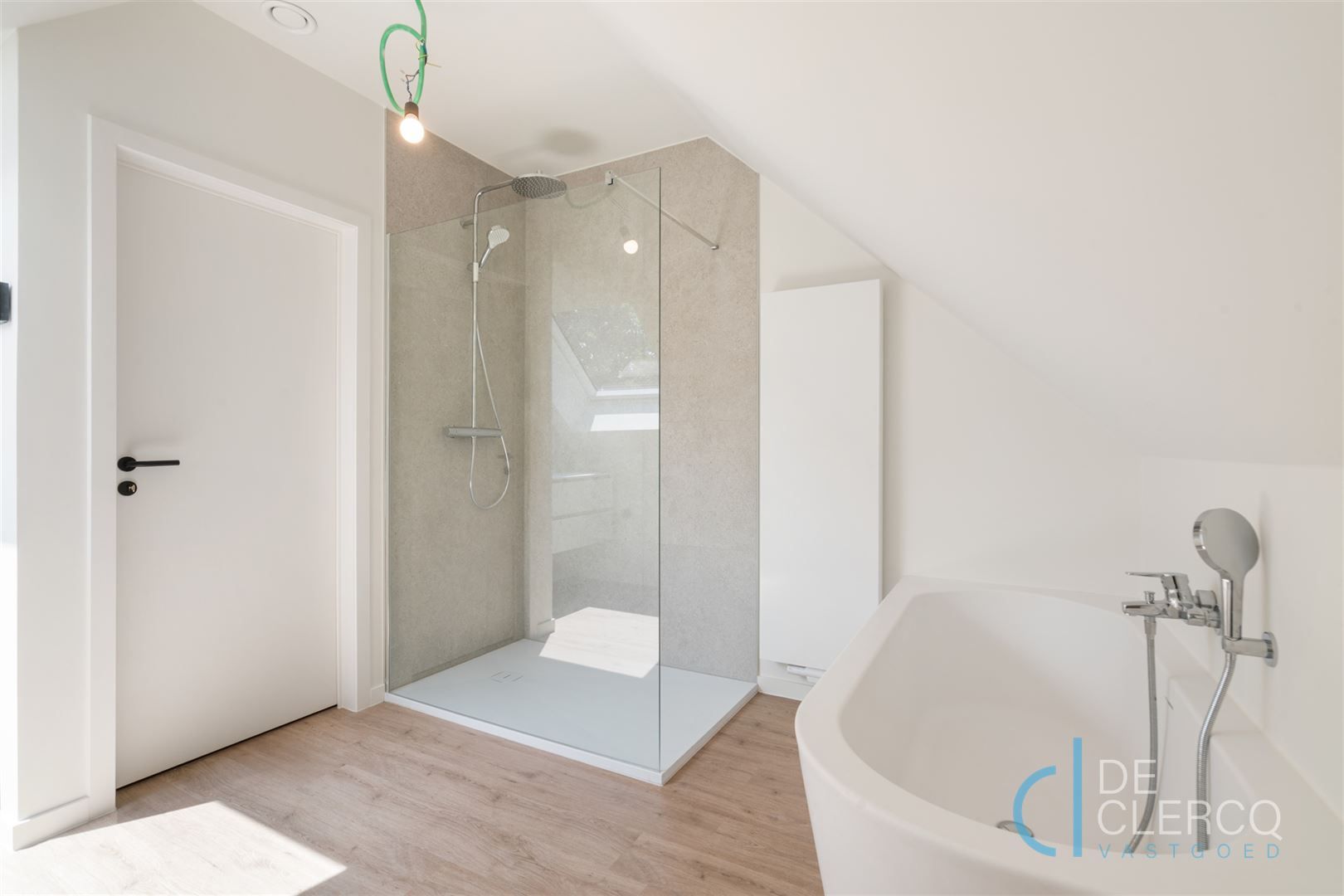 Piekfijn gerenoveerd appartement te koop, centrum Lochristi! foto 15