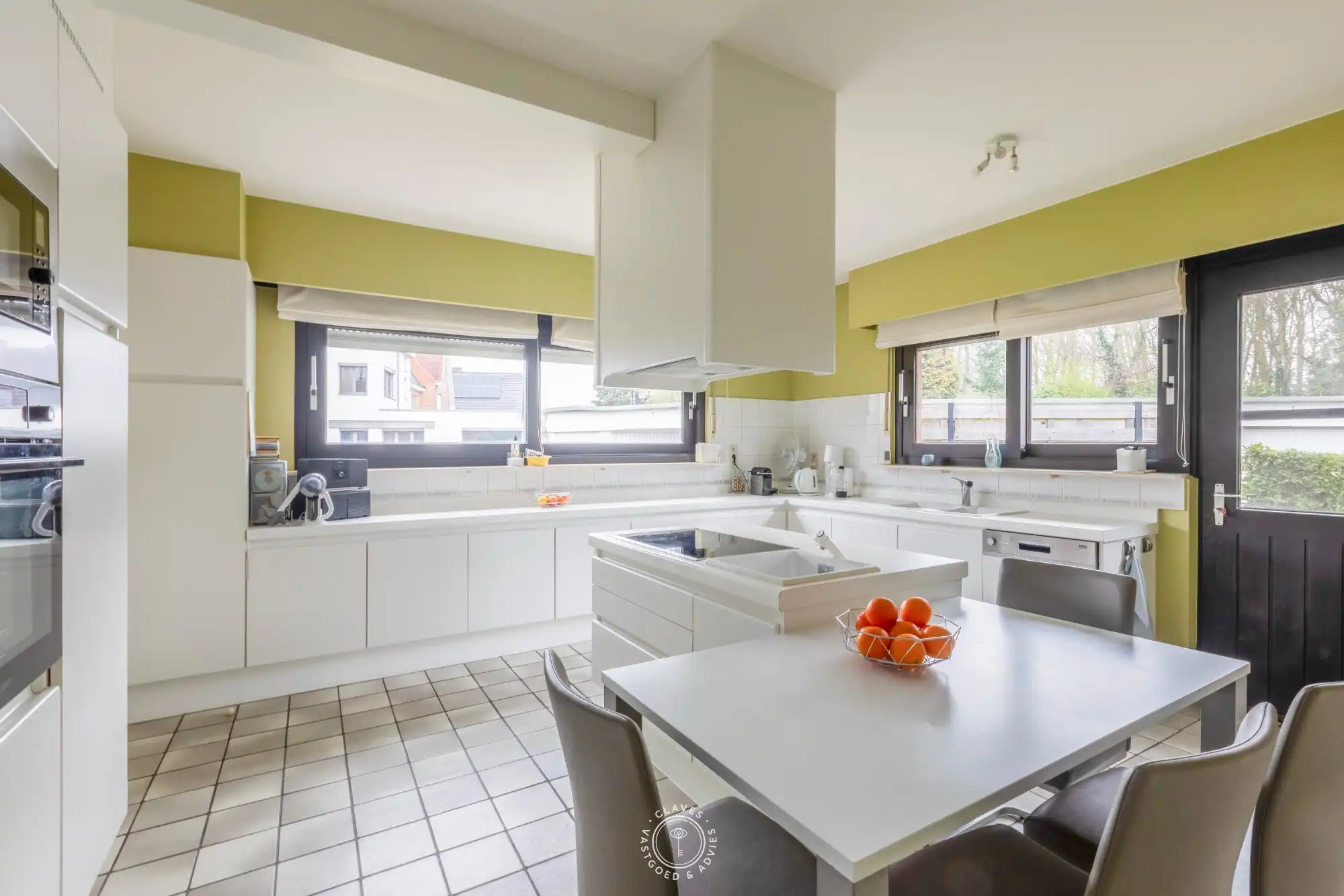 Solide gezinswoning met royale volumes foto 12